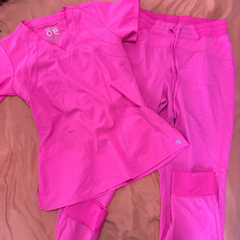 Barco Sketchers Hot Pink Scrub Set